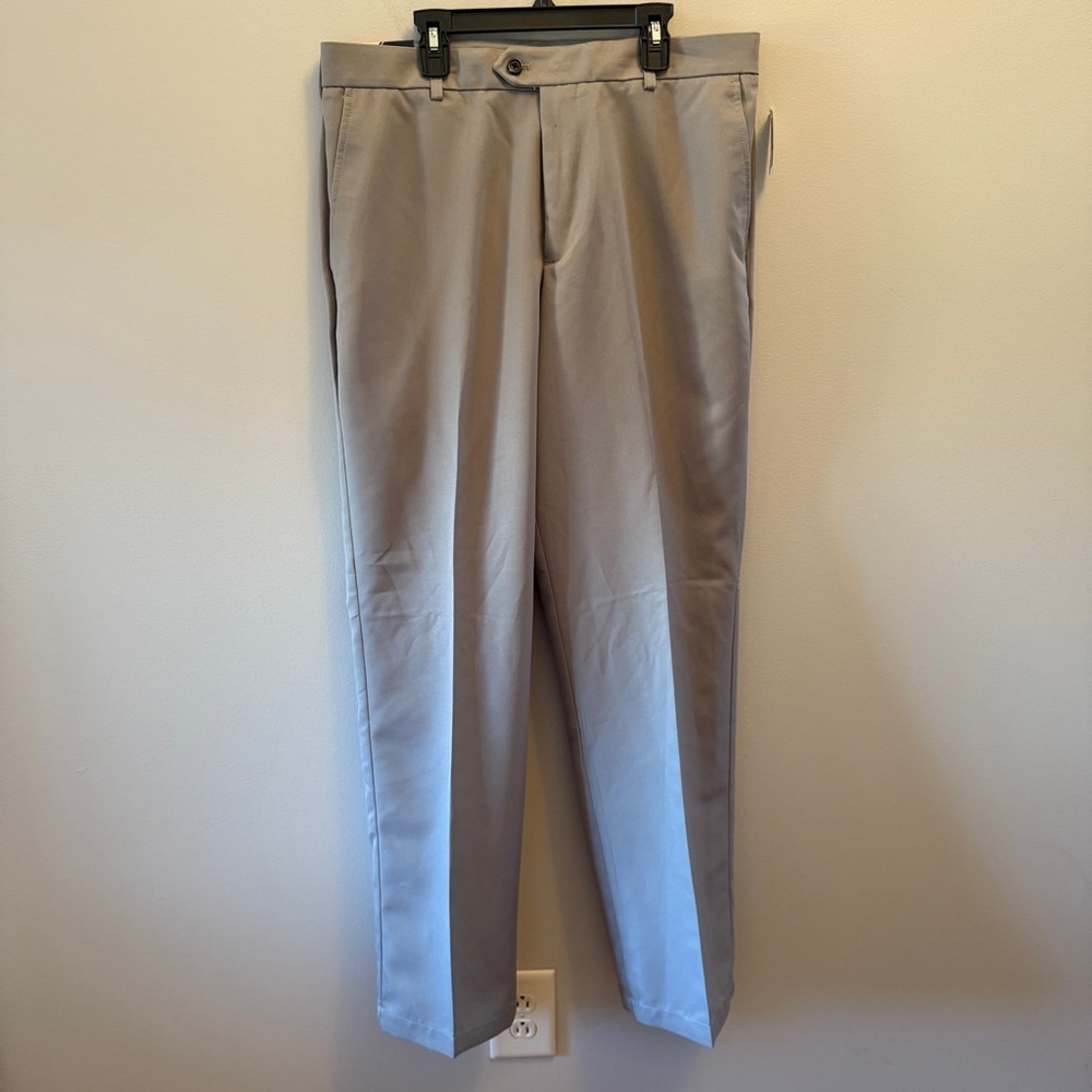 Izod Golf Pants Grey NWT Size 33x32